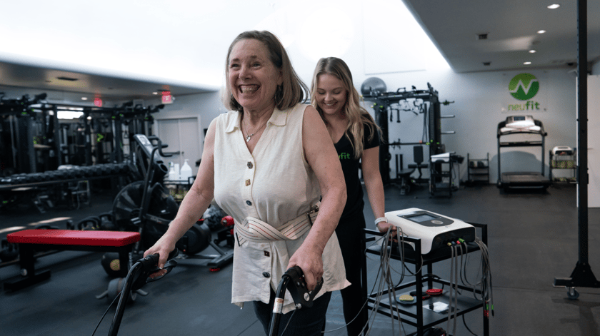 neurological patient with Multiple Sclerosis using NEUBIE for neuromuscular re-education and gait.